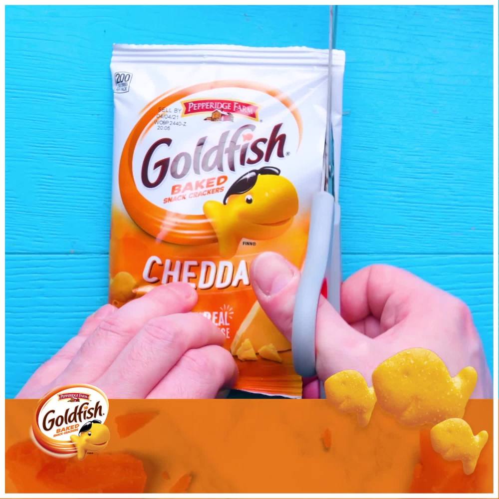 Goldfish Cheddar Cheese Crackers, Snack Packs, 1 oz, 12 CT Multi-Pack Tray